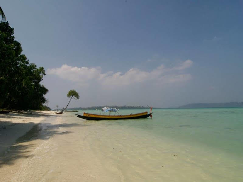 Symphony Palms Beach Resort And Spa Govind Nagar Luaran gambar