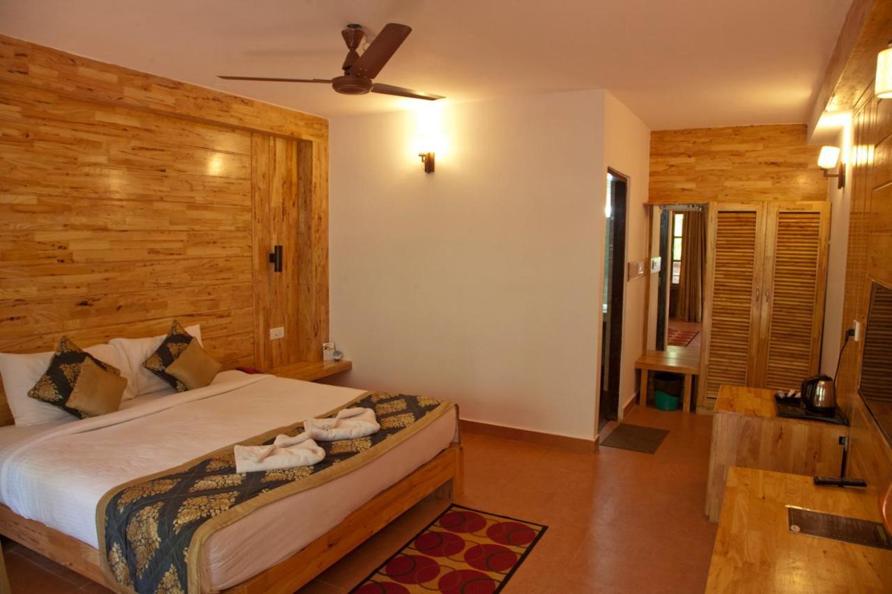 Symphony Palms Beach Resort And Spa Govind Nagar Luaran gambar