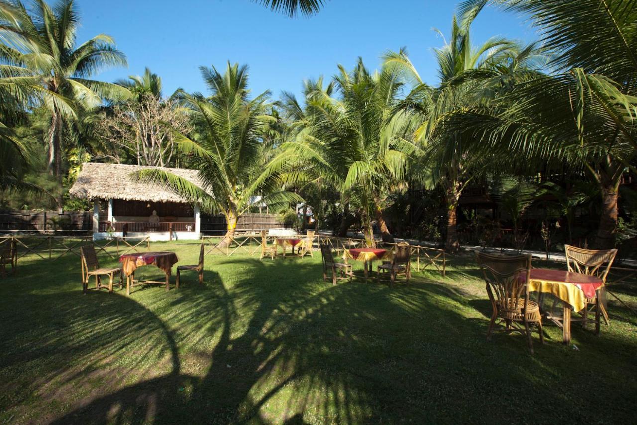 Symphony Palms Beach Resort And Spa Govind Nagar Luaran gambar