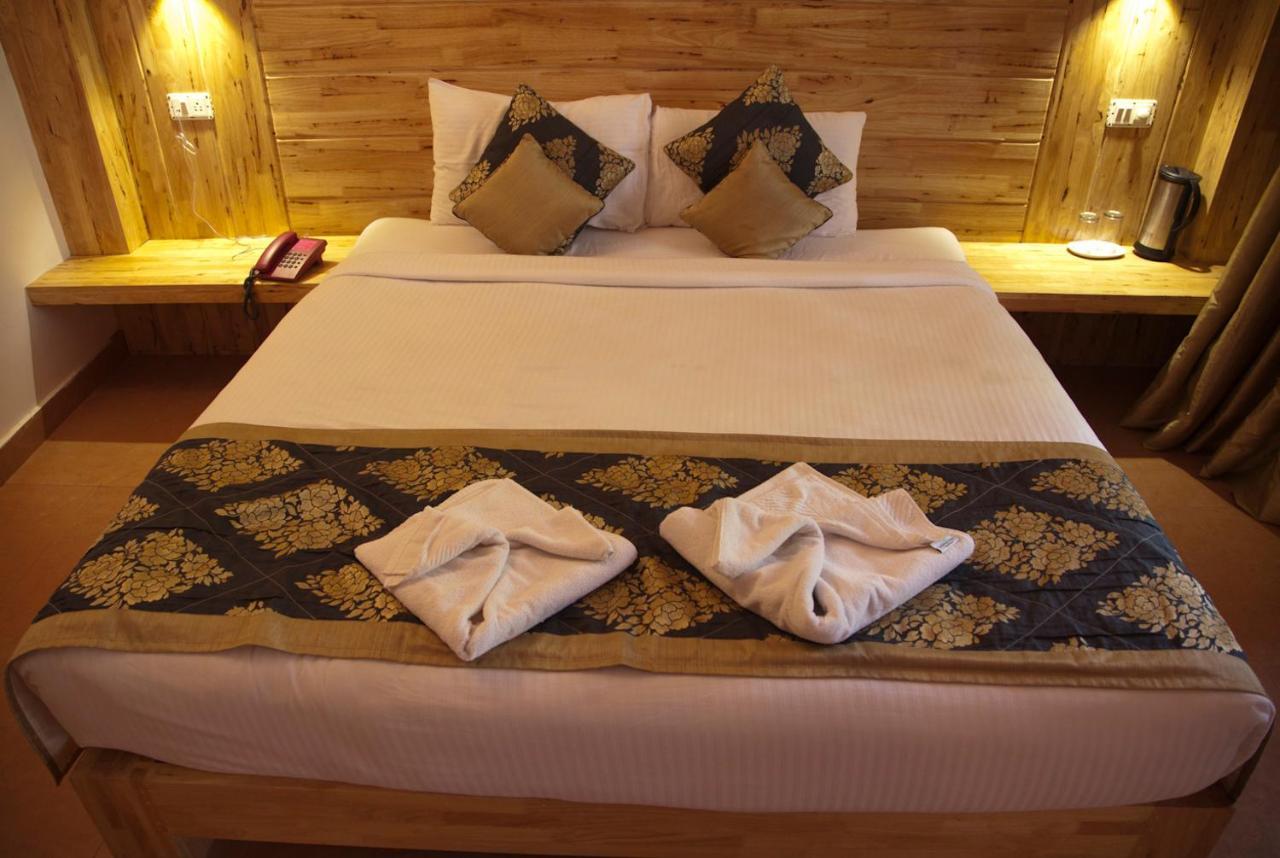 Symphony Palms Beach Resort And Spa Govind Nagar Luaran gambar