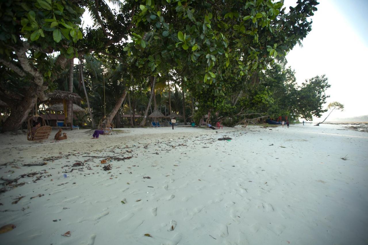 Symphony Palms Beach Resort And Spa Govind Nagar Luaran gambar
