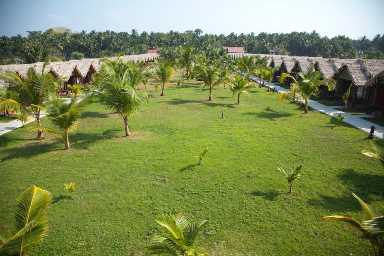 Symphony Palms Beach Resort And Spa Govind Nagar Luaran gambar