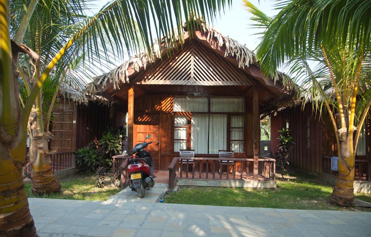 Symphony Palms Beach Resort And Spa Govind Nagar Luaran gambar